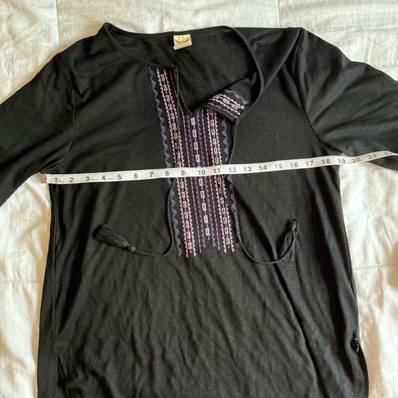 Faded Glory Black Long Sleeved Top Woven Pattern V-Neck With Tie Strings, L - Picture 9 of 12